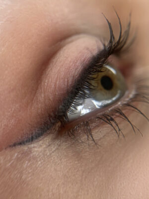 DERMOPIGMENTAZIONE OCCHI (EYE-LINER) SFUMATO